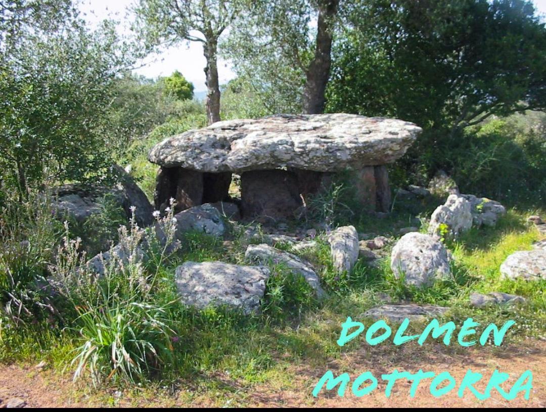 בית הארחה דורגלי 	Residenza Di Campagna Dolmen Motorra מראה חיצוני תמונה